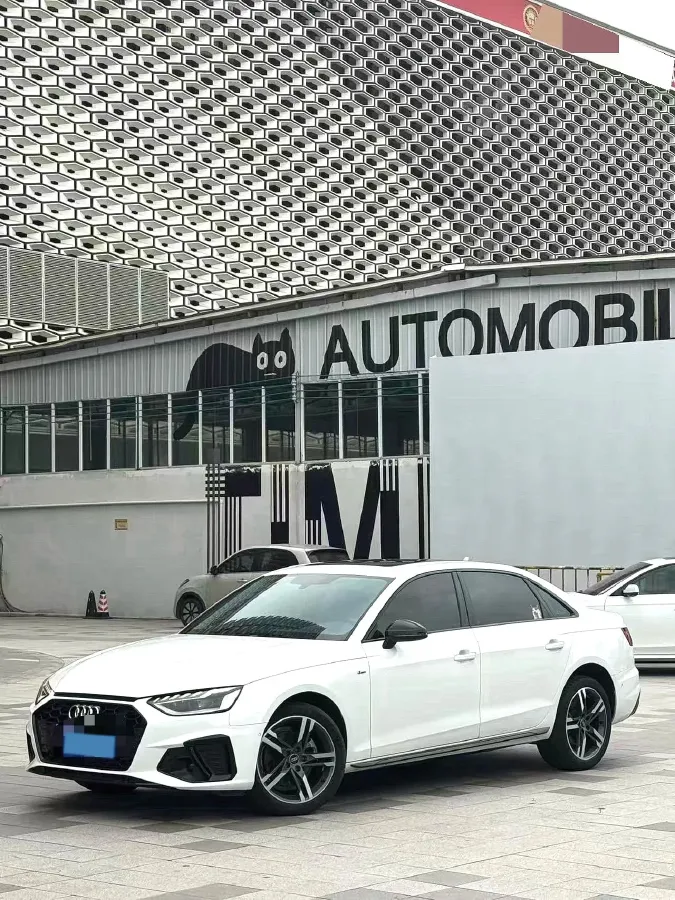 2022 Audi A4L 2.0T 190HP L4 7DCT,autocango,china used car exporter,china ev exporter,chinese used car exporter,chinese used ev exporter