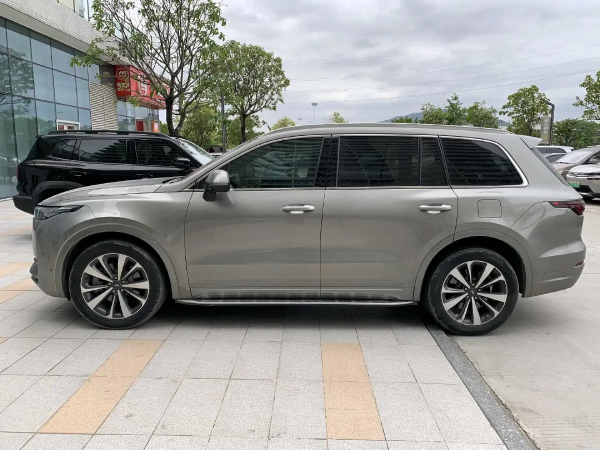 2020 Li ONE Range Extended 131HP REEV 40.5KWH,autocango,china used car exporter,china ev exporter,chinese used car exporter,chinese used ev exporter