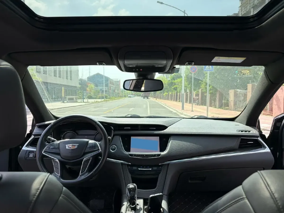 2021 Cadillac XT5 2.0T 237HP L4 9AT,autocango,china used car exporter,china ev exporter,chinese used car exporter,chinese used ev exporter