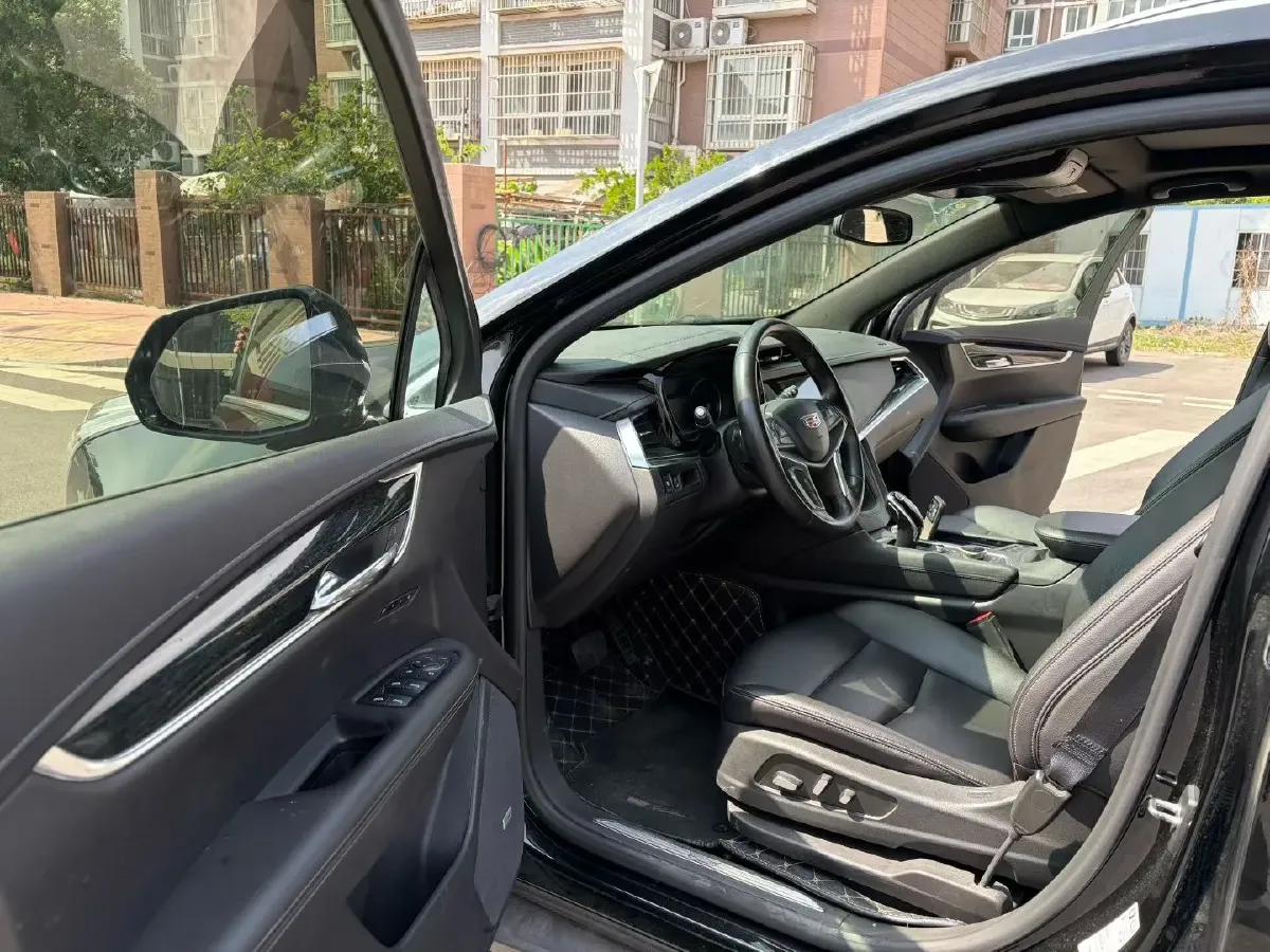 2021 Cadillac XT5 2.0T 237HP L4 9AT,autocango,china used car exporter,china ev exporter,chinese used car exporter,chinese used ev exporter