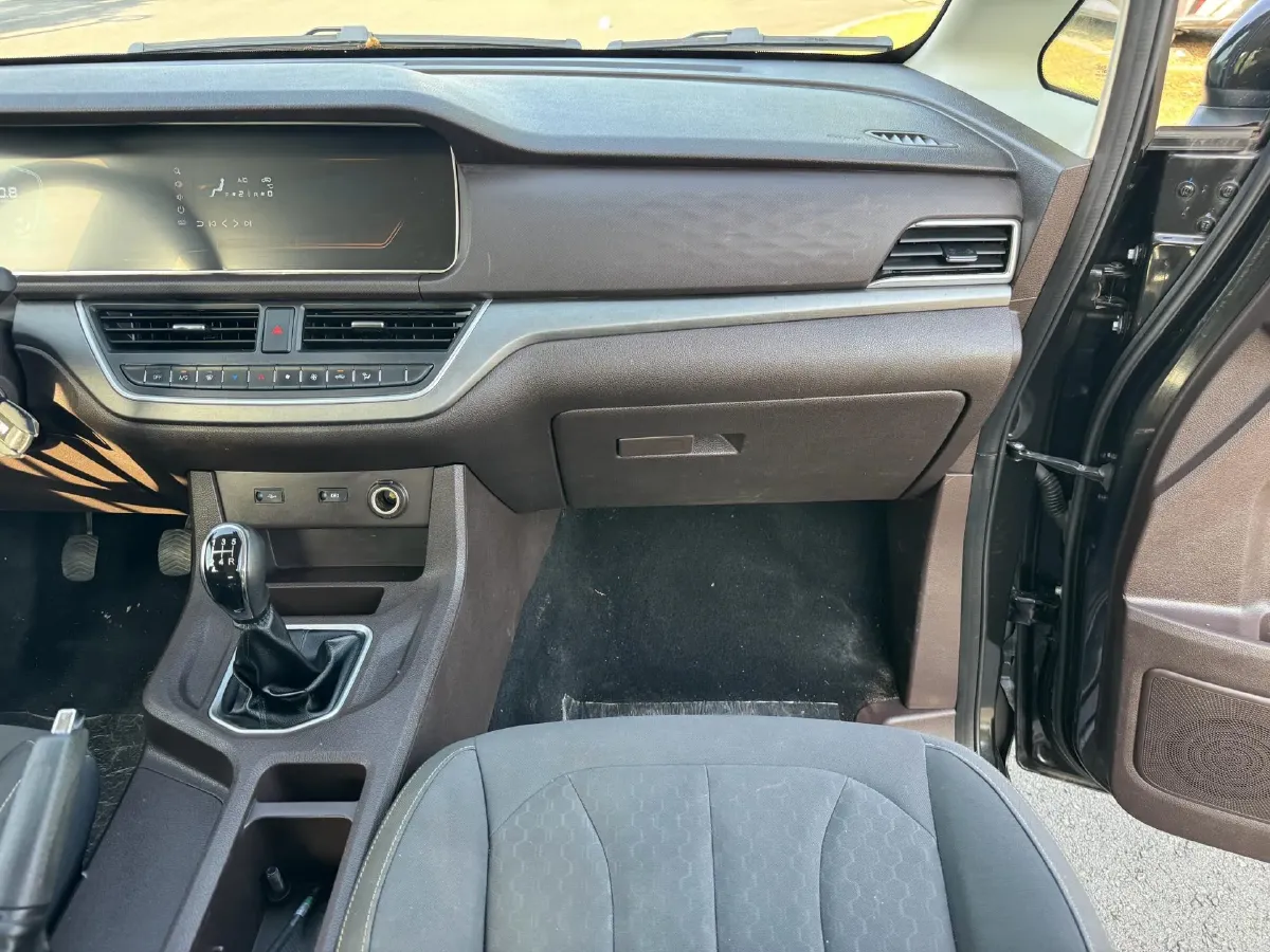 2023 BAW RuiSheng Trump M7 1.6L 124HP L4 5MT,autocango,china used car exporter,china ev exporter,chinese used car exporter,chinese used ev exporter