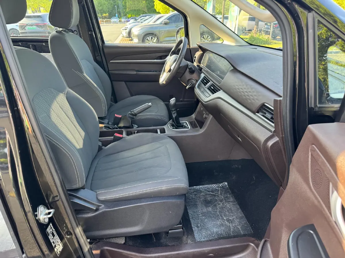 2023 BAW RuiSheng Trump M7 1.6L 124HP L4 5MT,autocango,china used car exporter,china ev exporter,chinese used car exporter,chinese used ev exporter