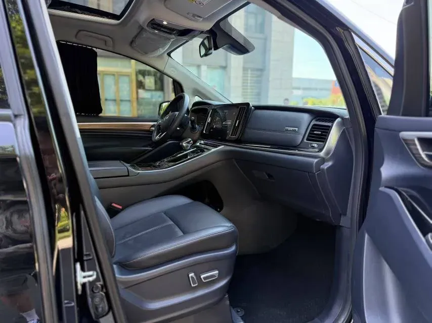 2021 GAC Trumpchi M8 2.0T 252HP L4 8AT,autocango,china used car exporter,china ev exporter,chinese used car exporter,chinese used ev exporter