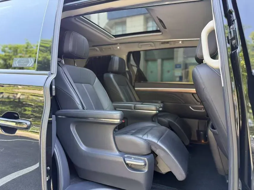2021 GAC Trumpchi M8 2.0T 252HP L4 8AT,autocango,china used car exporter,china ev exporter,chinese used car exporter,chinese used ev exporter