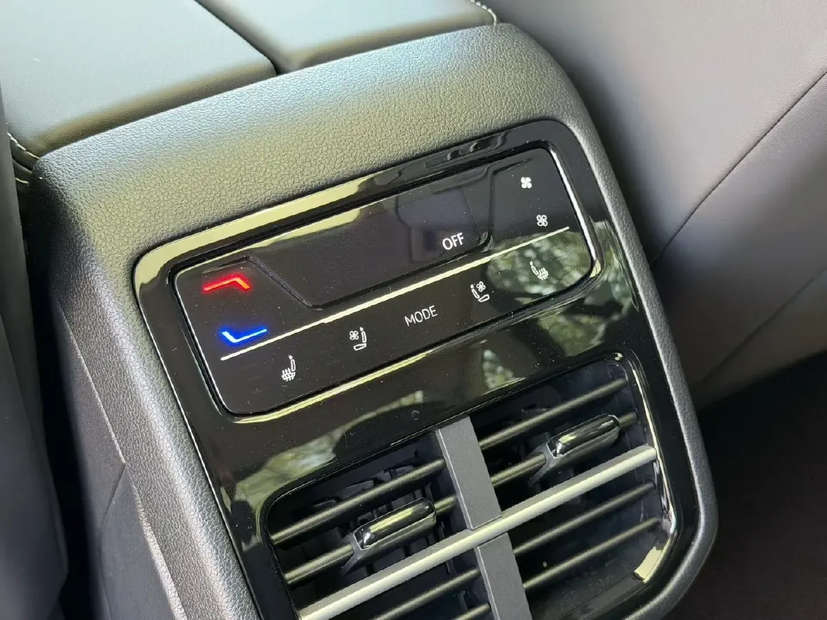 2026 Volkswagen Passat 2.0T 220HP L4 7DCT,autocango,china used car exporter,china ev exporter,chinese used car exporter,chinese used ev exporter