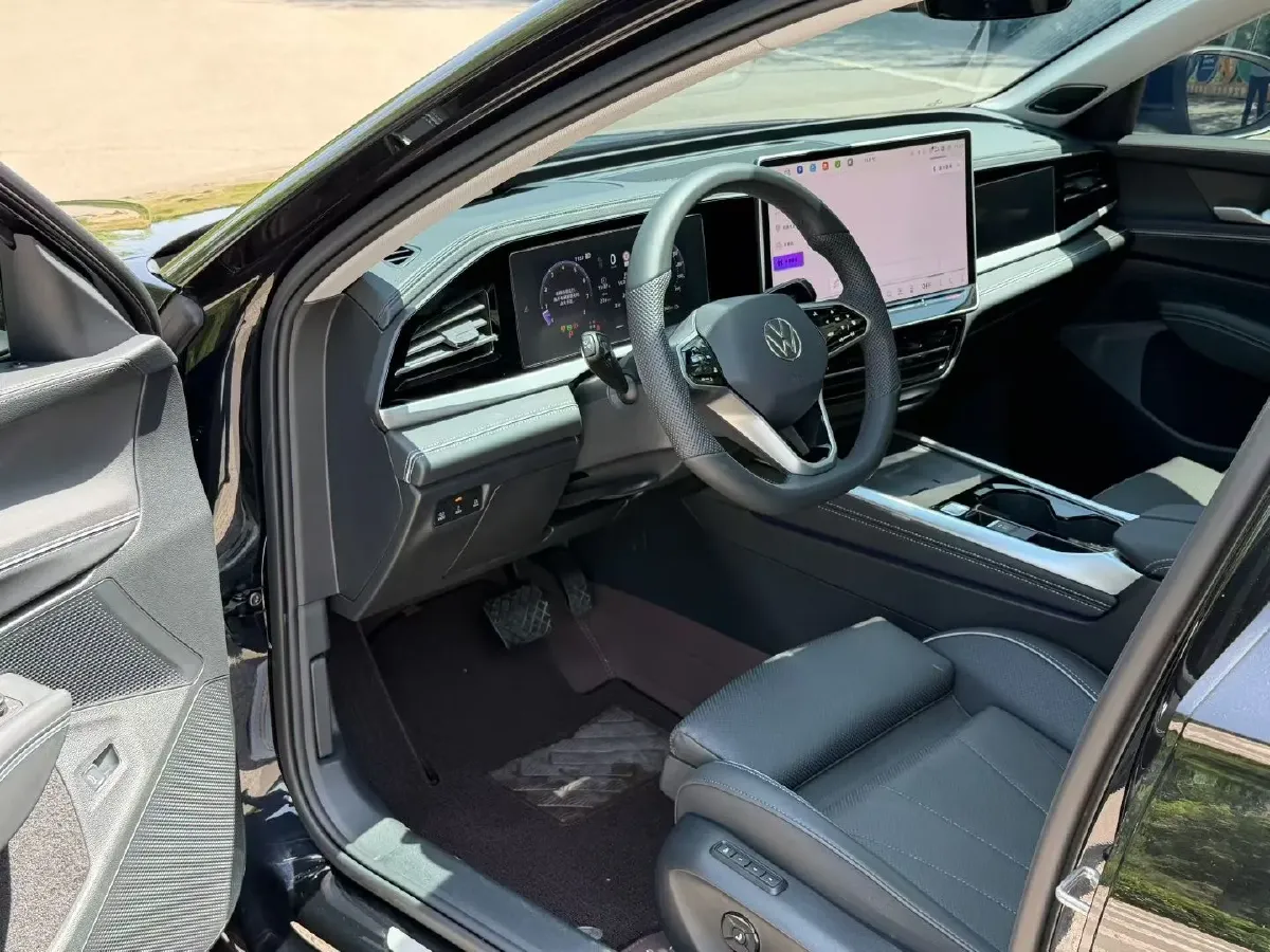 2026 Volkswagen Passat 2.0T 220HP L4 7DCT,autocango,china used car exporter,china ev exporter,chinese used car exporter,chinese used ev exporter