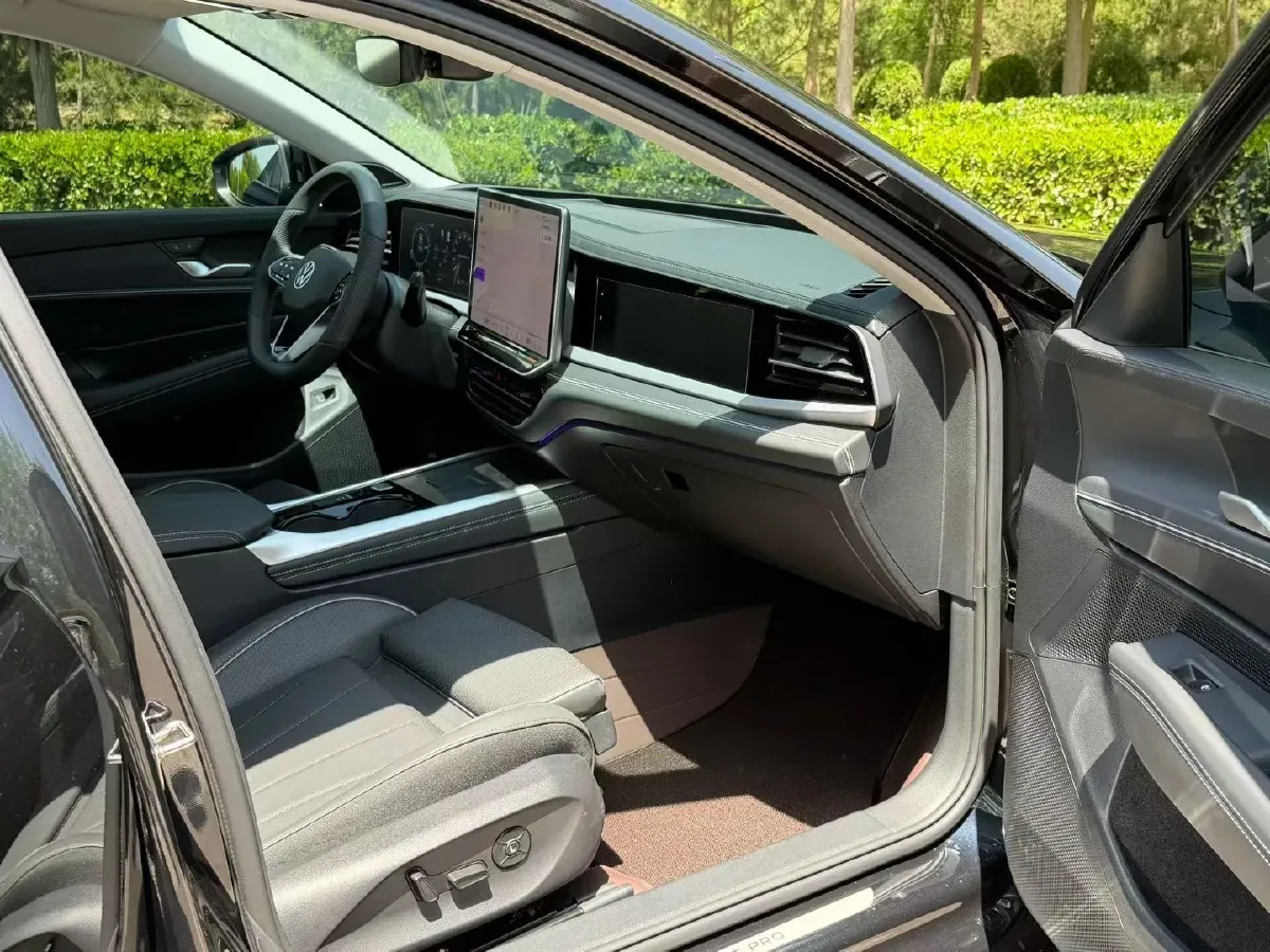 2026 Volkswagen Passat 2.0T 220HP L4 7DCT,autocango,china used car exporter,china ev exporter,chinese used car exporter,chinese used ev exporter