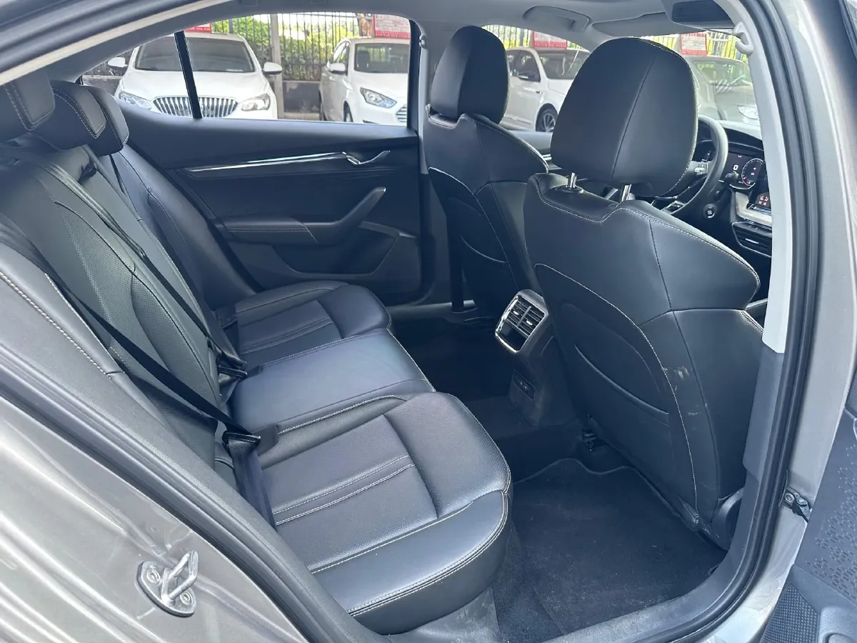 2021 Skoda Octavia 1.4T 150HP L4 7DCT,autocango,china used car exporter,china ev exporter,chinese used car exporter,chinese used ev exporter