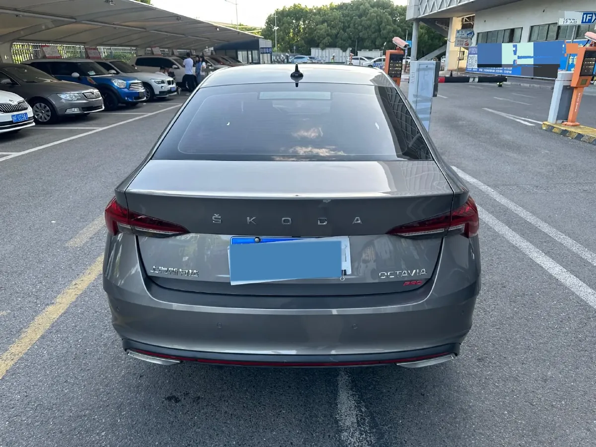 2021 Skoda Octavia 1.4T 150HP L4 7DCT,autocango,china used car exporter,china ev exporter,chinese used car exporter,chinese used ev exporter