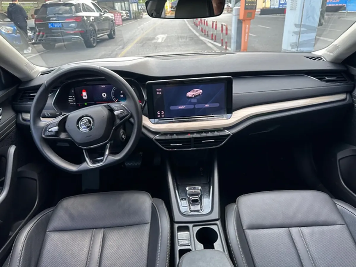 2021 Skoda Octavia 1.4T 150HP L4 7DCT,autocango,china used car exporter,china ev exporter,chinese used car exporter,chinese used ev exporter