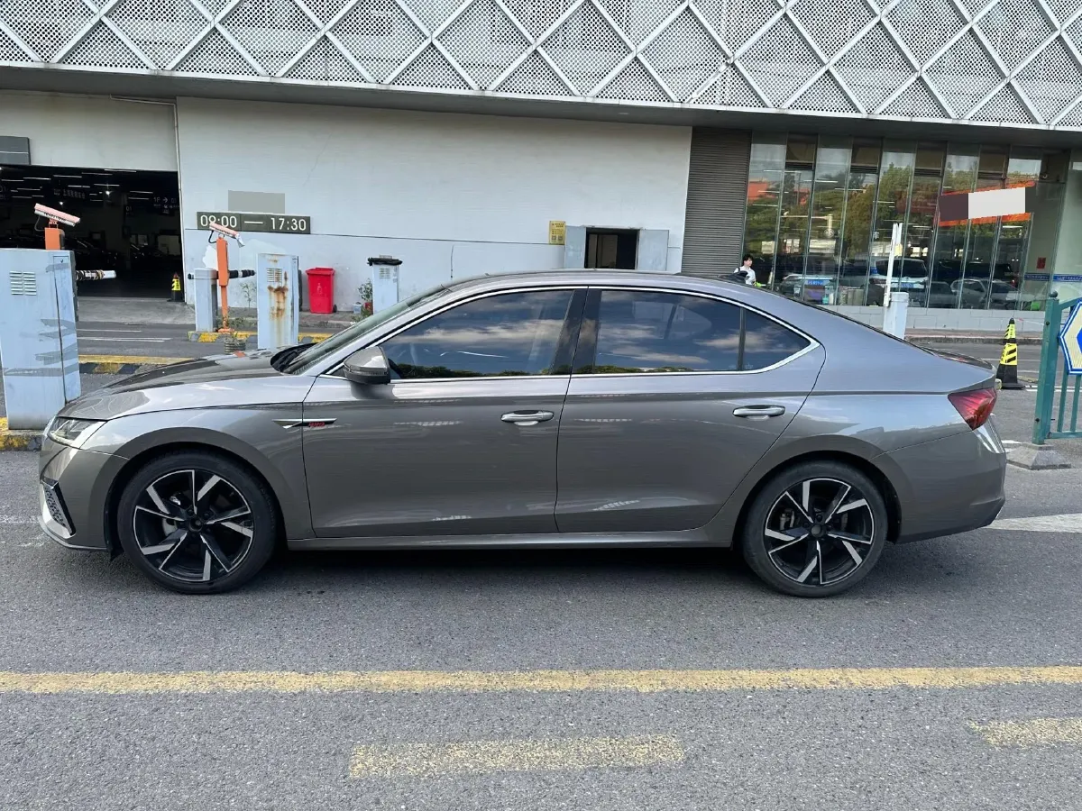 2021 Skoda Octavia 1.4T 150HP L4 7DCT,autocango,china used car exporter,china ev exporter,chinese used car exporter,chinese used ev exporter