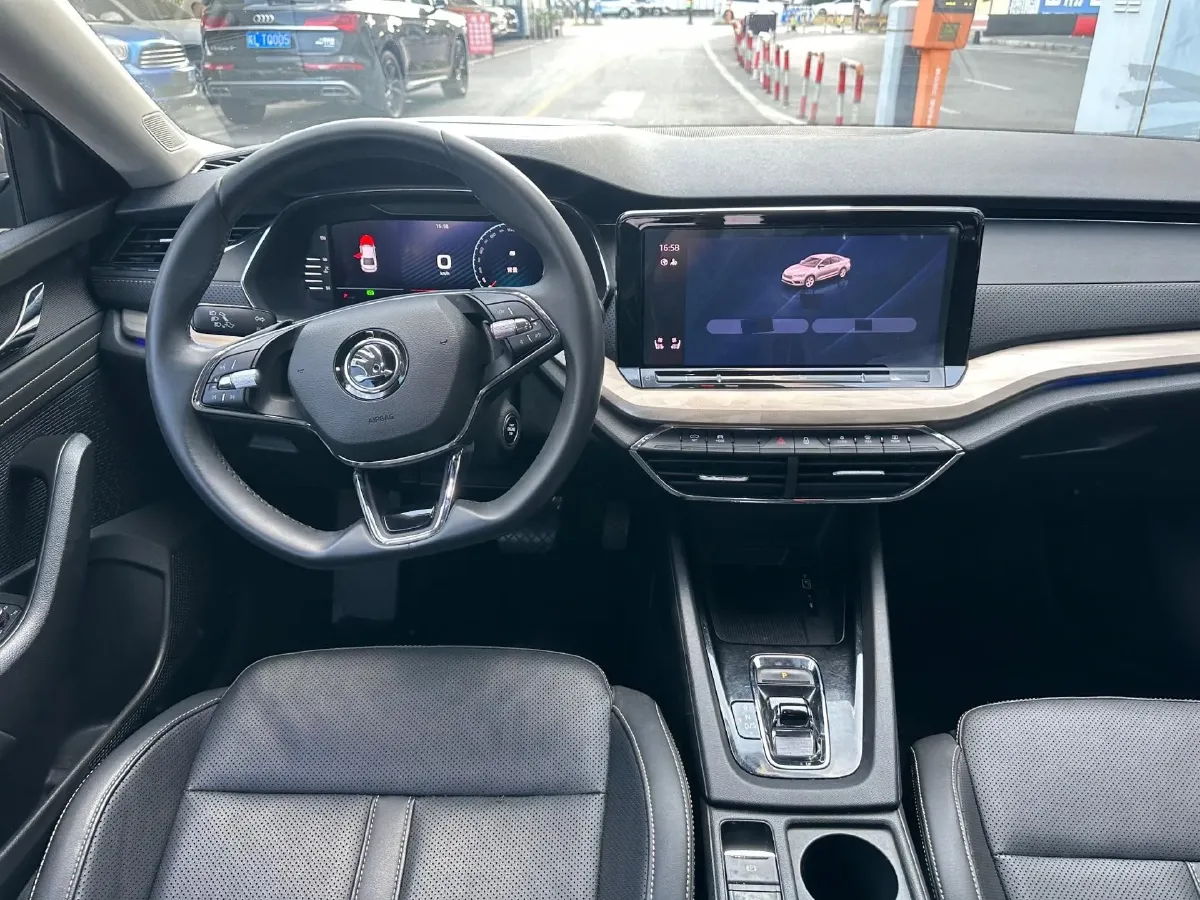 2021 Skoda Octavia 1.4T 150HP L4 7DCT,autocango,china used car exporter,china ev exporter,chinese used car exporter,chinese used ev exporter