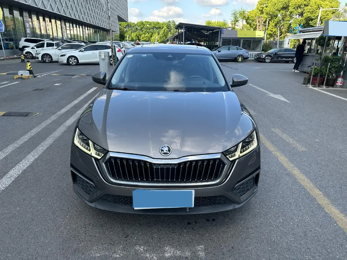 2021 Skoda Octavia 1.4T 150HP L4 7DCT,autocango,china used car exporter,china ev exporter,chinese used car exporter,chinese used ev exporter