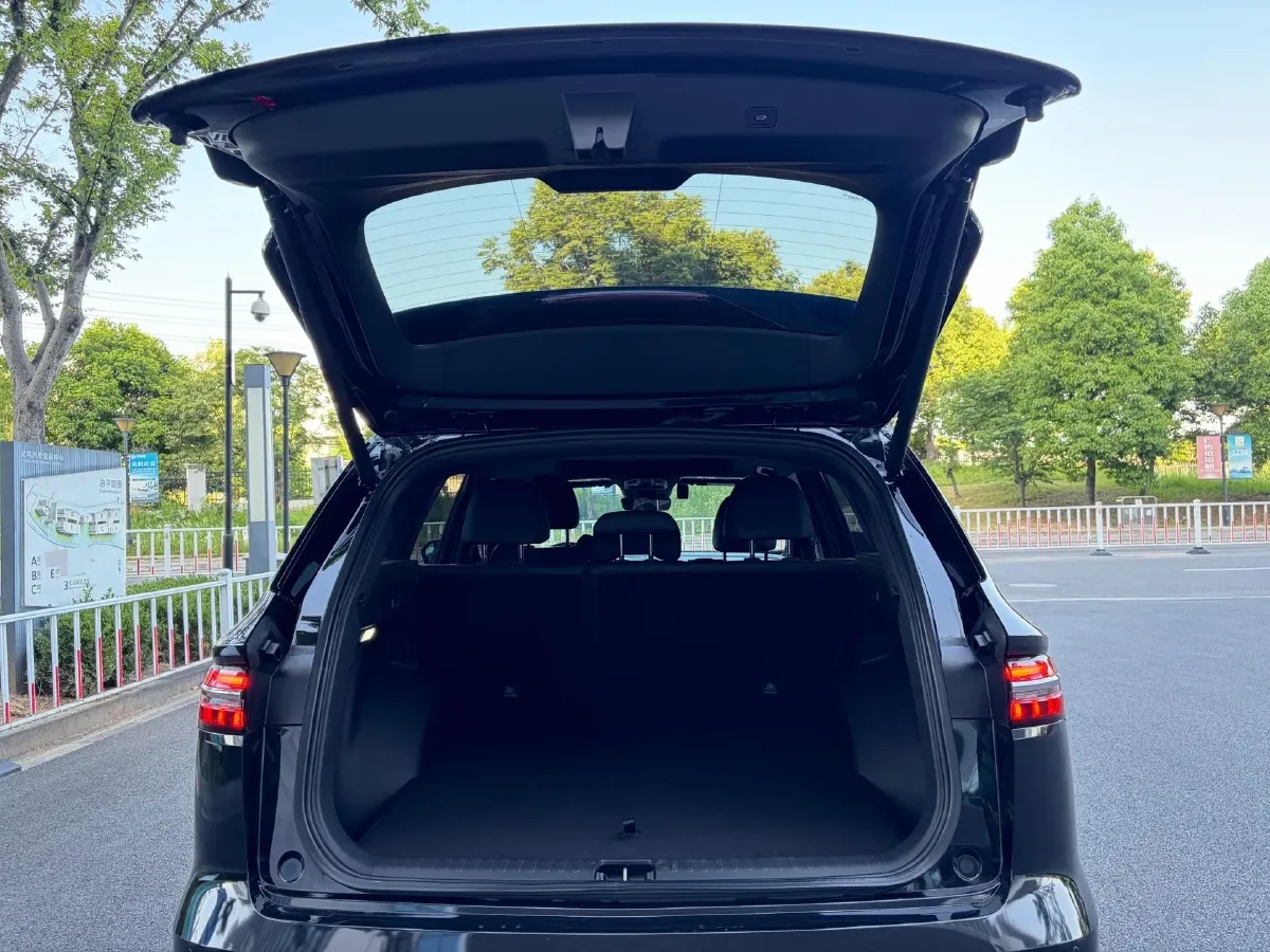 2024 Geely Monjaro 2.0T 218HP L4 7DCT,autocango,china used car exporter,china ev exporter,chinese used car exporter,chinese used ev exporter
