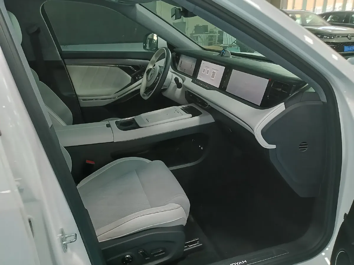 2025 Voyah FREE 1.5T 150HP L4 REEV 43KWH,autocango,china used car exporter,china ev exporter,chinese used car exporter,chinese used ev exporter