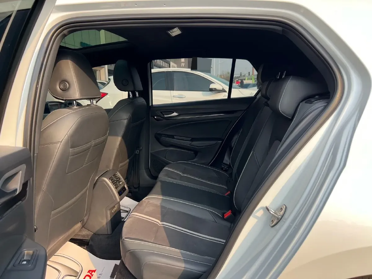 2023 Volkswagen Golf 1.4T 150HP L4 7DCT,autocango,china used car exporter,china ev exporter,chinese used car exporter,chinese used ev exporter
