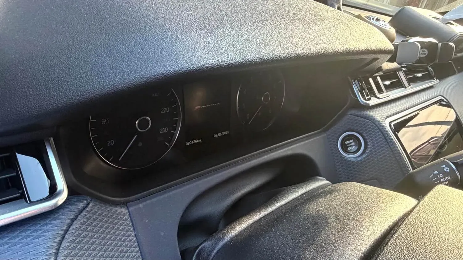 2020 Land Rover Range Rover Velar 2.0T 250HP L4 8AT,autocango,china used car exporter,china ev exporter,chinese used car exporter,chinese used ev exporter