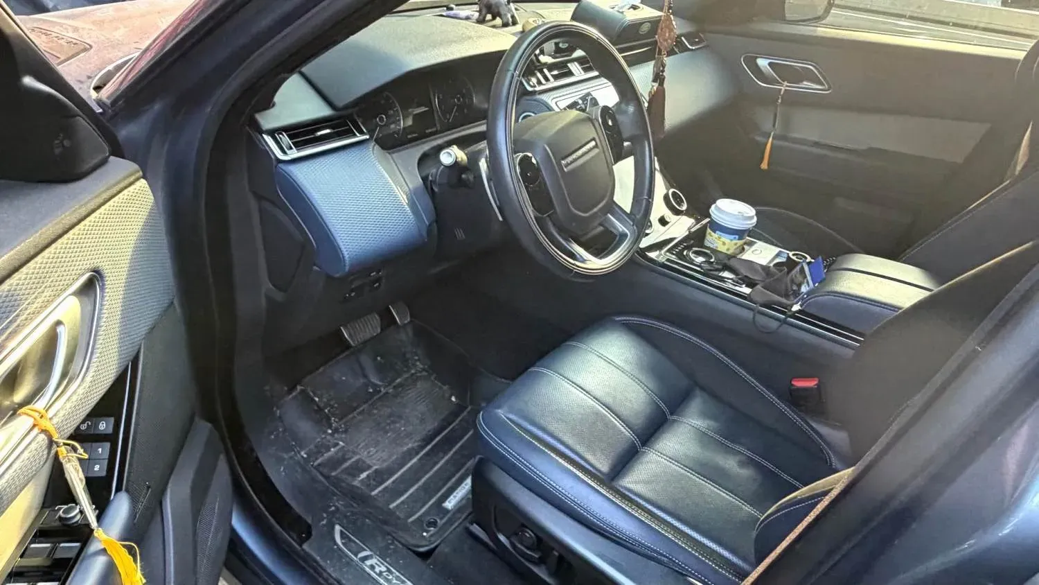 2020 Land Rover Range Rover Velar 2.0T 250HP L4 8AT,autocango,china used car exporter,china ev exporter,chinese used car exporter,chinese used ev exporter