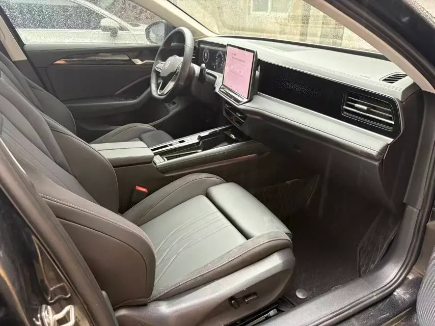 2024 Volkswagen Magotan 2.0T 220HP L4 7DCT,autocango,china used car exporter,china ev exporter,chinese used car exporter,chinese used ev exporter