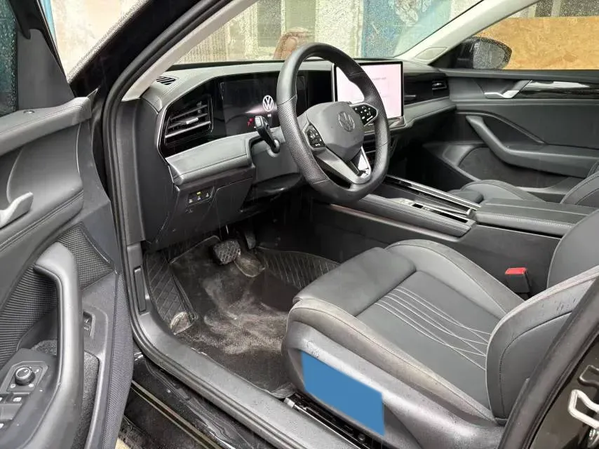 2024 Volkswagen Magotan 2.0T 220HP L4 7DCT,autocango,china used car exporter,china ev exporter,chinese used car exporter,chinese used ev exporter