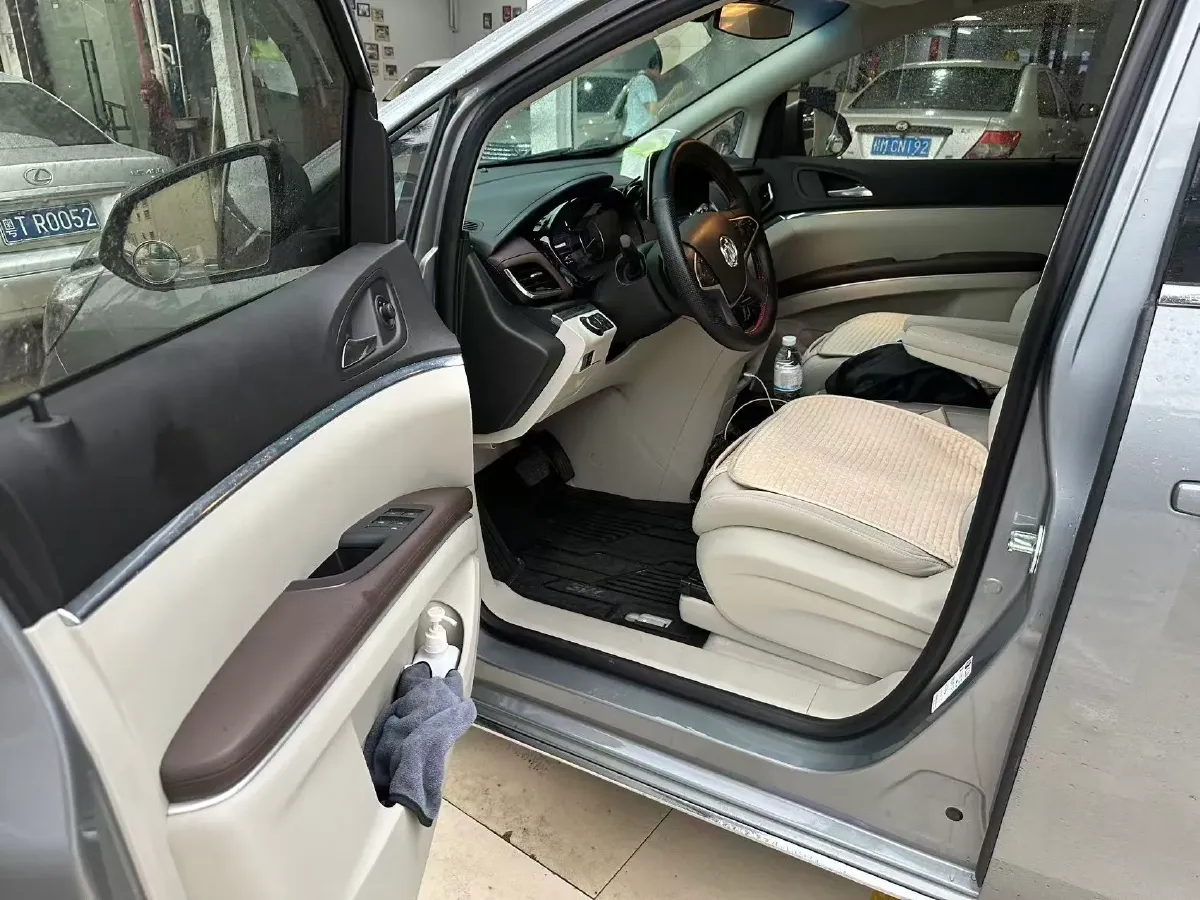 2022 Buick GL8 2.0T 237HP L4 9AT,autocango,china used car exporter,china ev exporter,chinese used car exporter,chinese used ev exporter