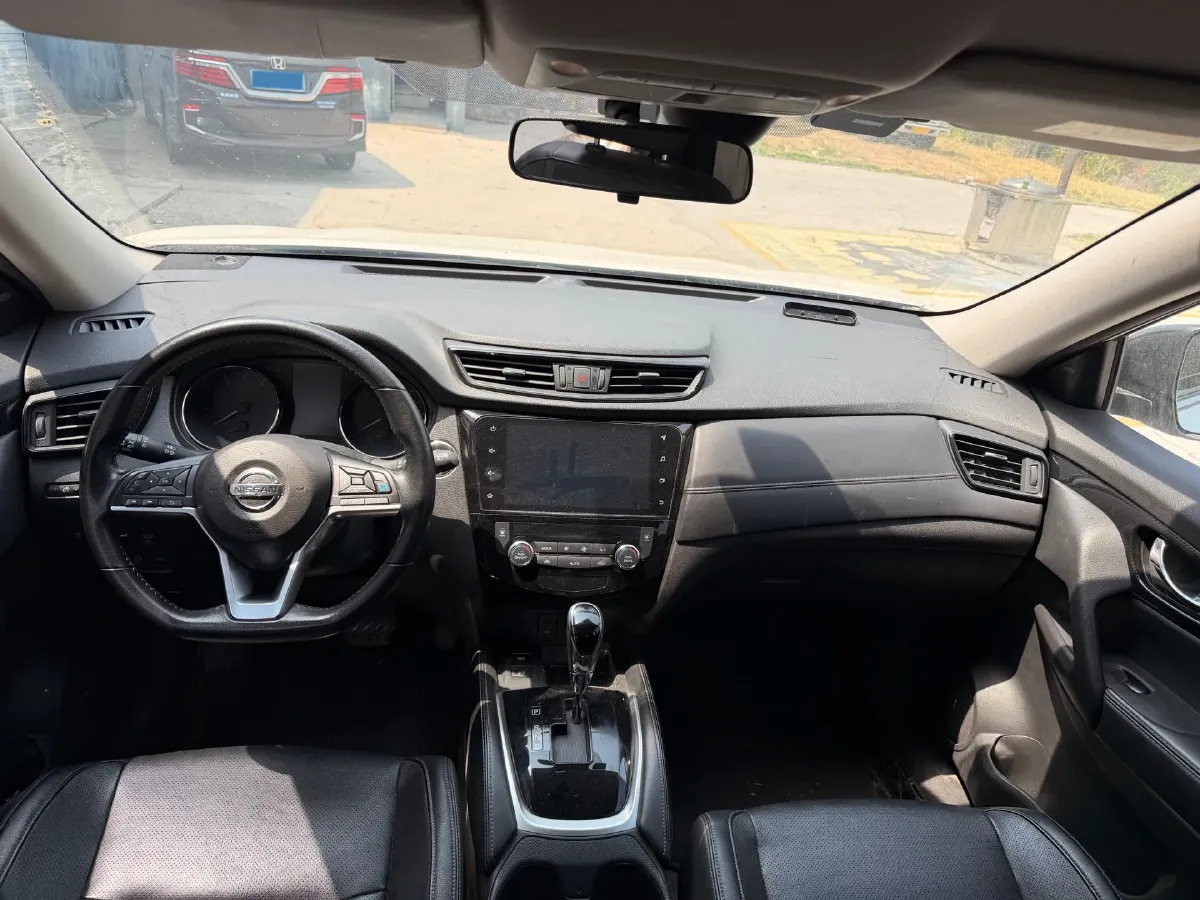 2021 Nissan X-Trail 2.5L 181HP L4 CVT,autocango,china used car exporter,china ev exporter,chinese used car exporter,chinese used ev exporter