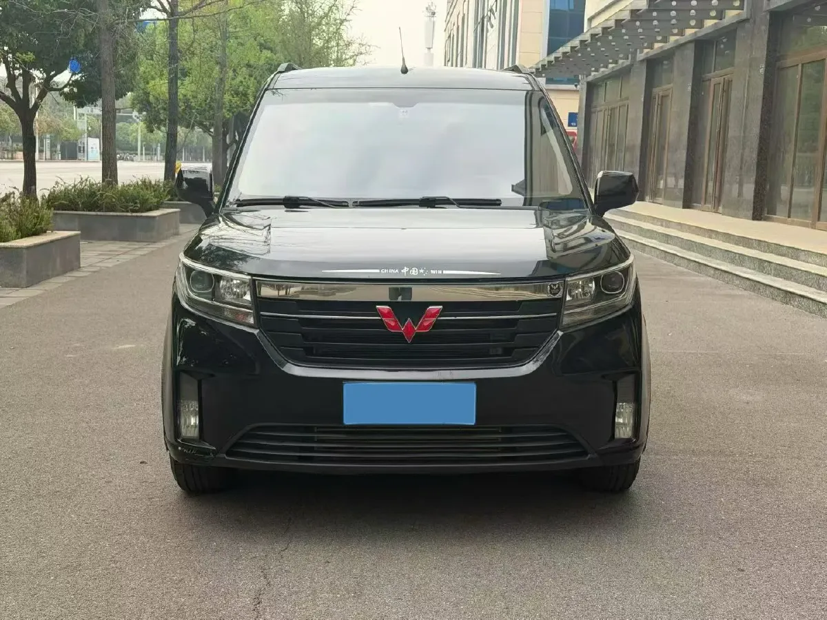 2019 WuLing HongGuang Plus 1.5T 147HP L4 6MT,autocango,china used car exporter,china ev exporter,chinese used car exporter,chinese used ev exporter