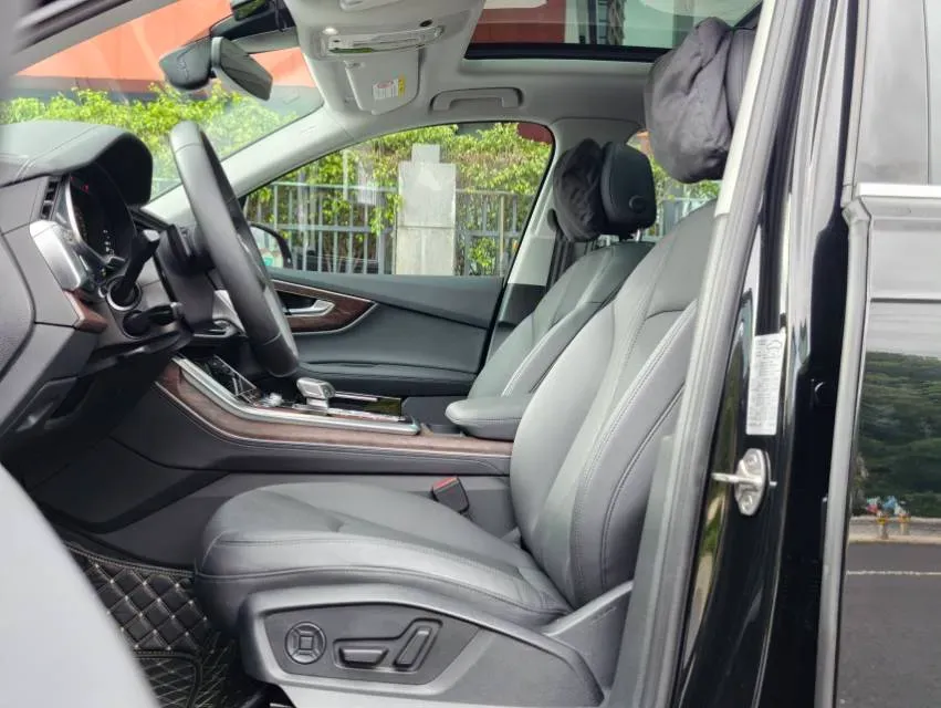 2023 Audi Q7 2.0T 265HP L4 8AT,autocango,china used car exporter,china ev exporter,chinese used car exporter,chinese used ev exporter