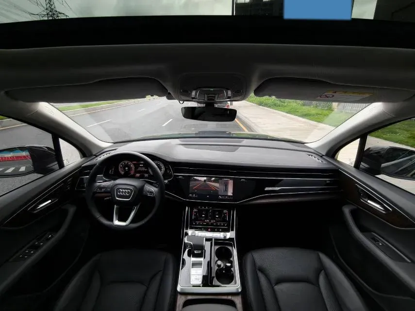 2023 Audi Q7 2.0T 265HP L4 8AT,autocango,china used car exporter,china ev exporter,chinese used car exporter,chinese used ev exporter