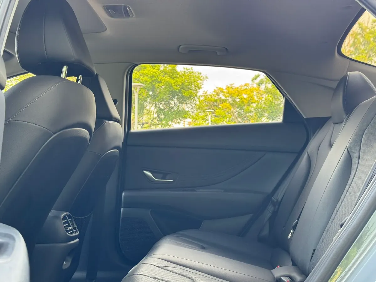 2021 Hyundai Elantra 1.5L 115HP L4 CVT,autocango,china used car exporter,china ev exporter,chinese used car exporter,chinese used ev exporter