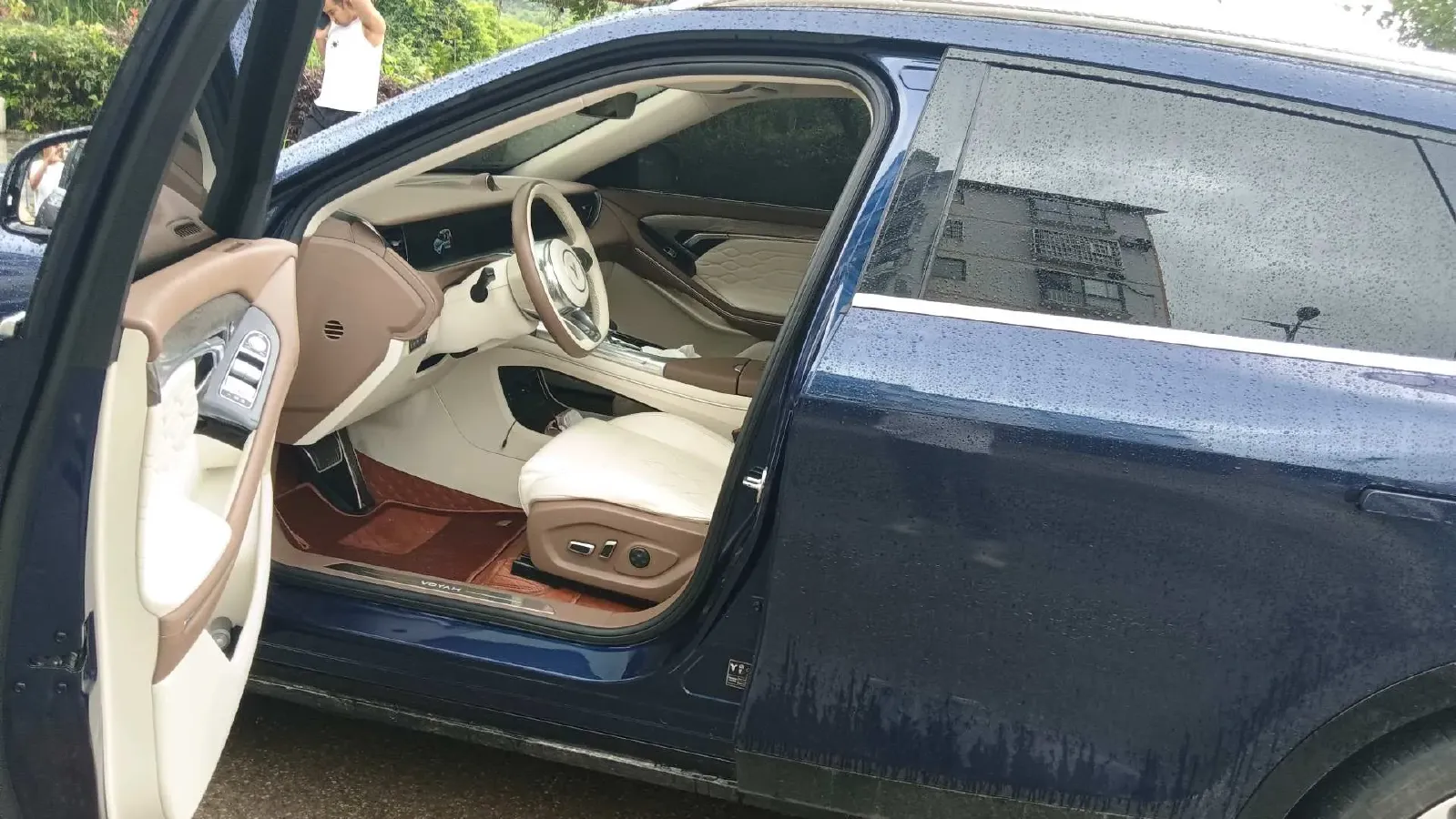 2021 Voyah FREE Range Extended 109HP REEV 33KWH,autocango,china used car exporter,china ev exporter,chinese used car exporter,chinese used ev exporter