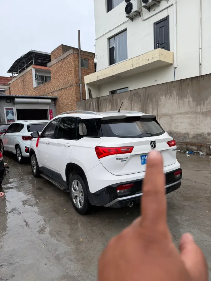 2020 BaoJun 530 1.5T 147HP L4 6MT,autocango,china used car exporter,china ev exporter,chinese used car exporter,chinese used ev exporter
