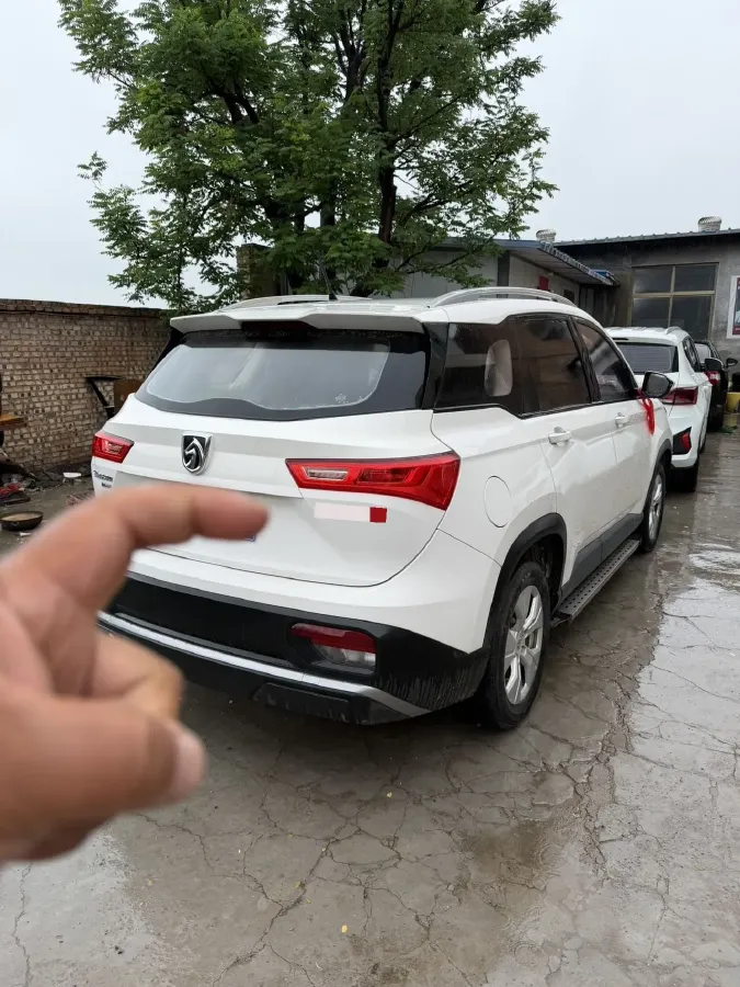 2020 BaoJun 530 1.5T 147HP L4 6MT,autocango,china used car exporter,china ev exporter,chinese used car exporter,chinese used ev exporter