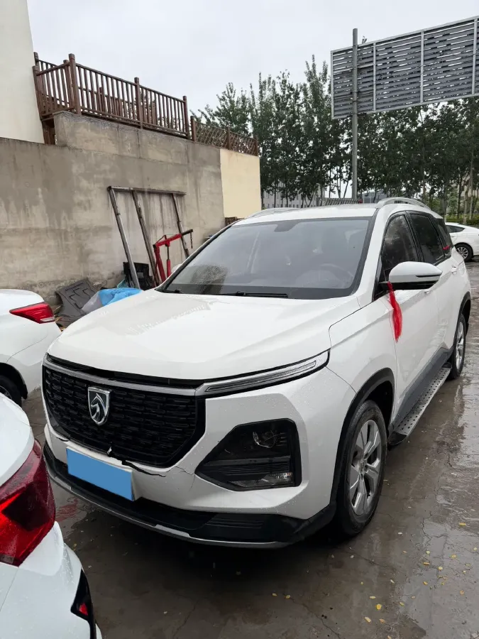 2020 BaoJun 530 1.5T 147HP L4 6MT,autocango,china used car exporter,china ev exporter,chinese used car exporter,chinese used ev exporter