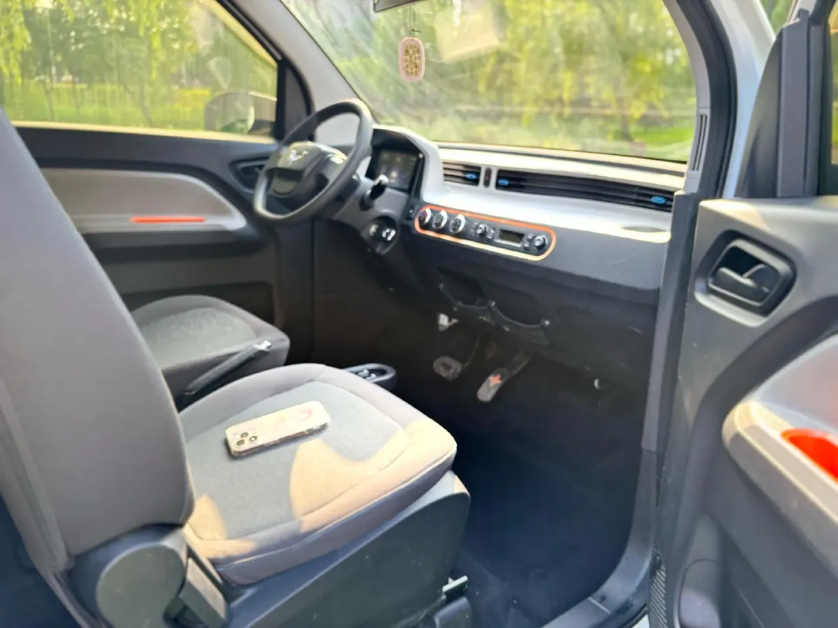 2020 WuLing HongGuang MINI EV BEV 9.3KWH,autocango,china used car exporter,china ev exporter,chinese used car exporter,chinese used ev exporter