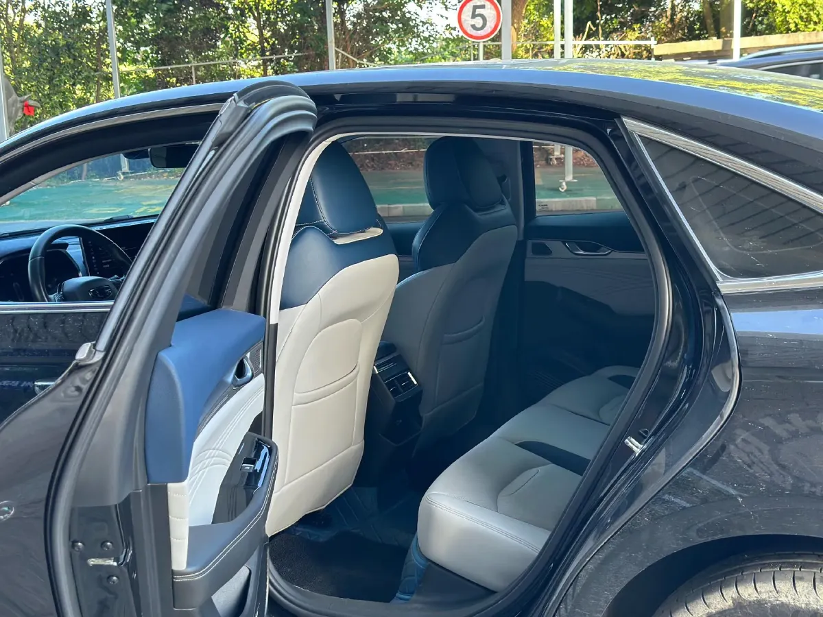 2021 Geely Preface 2.0T 190HP L4 7DCT,autocango,china used car exporter,china ev exporter,chinese used car exporter,chinese used ev exporter