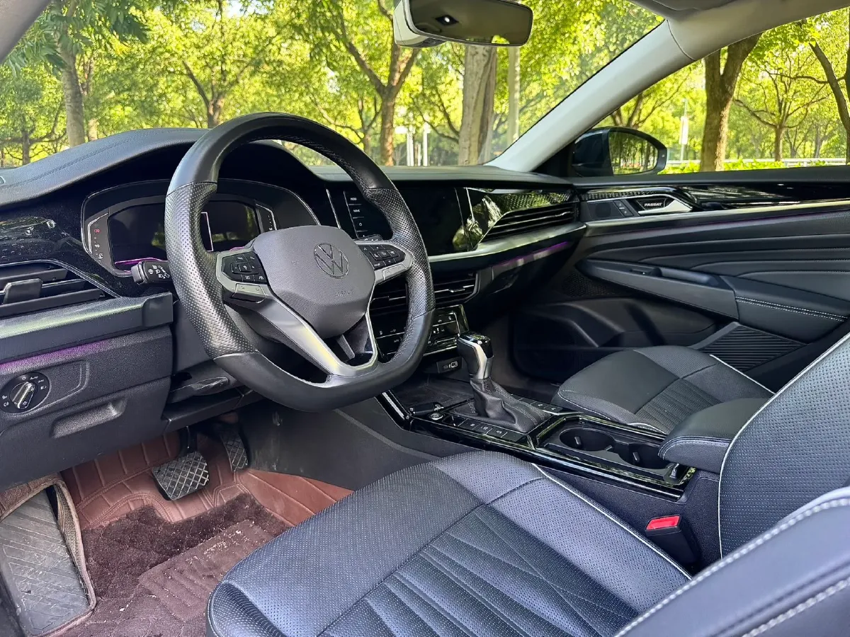 2021 Volkswagen Passat 2.0T 186HP L4 7DCT,autocango,china used car exporter,china ev exporter,chinese used car exporter,chinese used ev exporter
