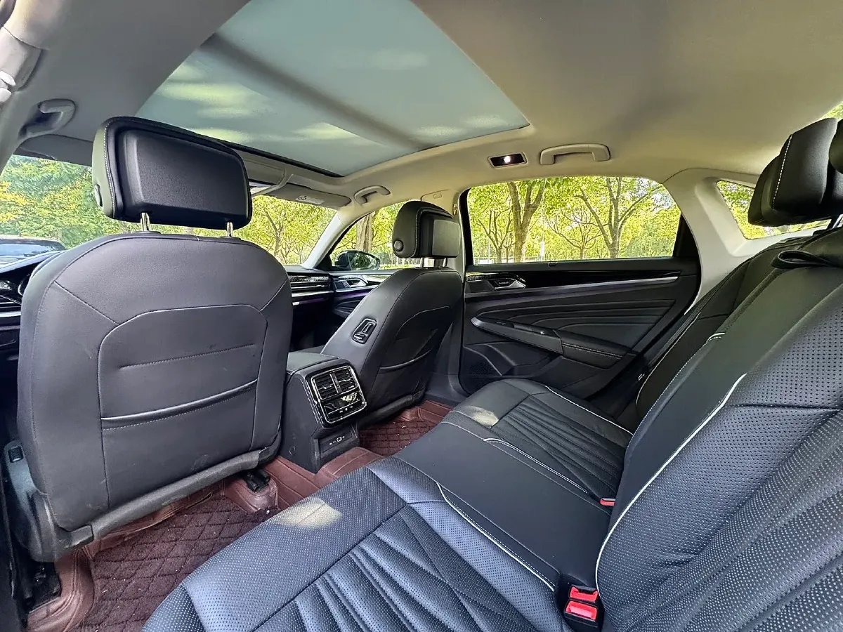 2021 Volkswagen Passat 2.0T 186HP L4 7DCT,autocango,china used car exporter,china ev exporter,chinese used car exporter,chinese used ev exporter