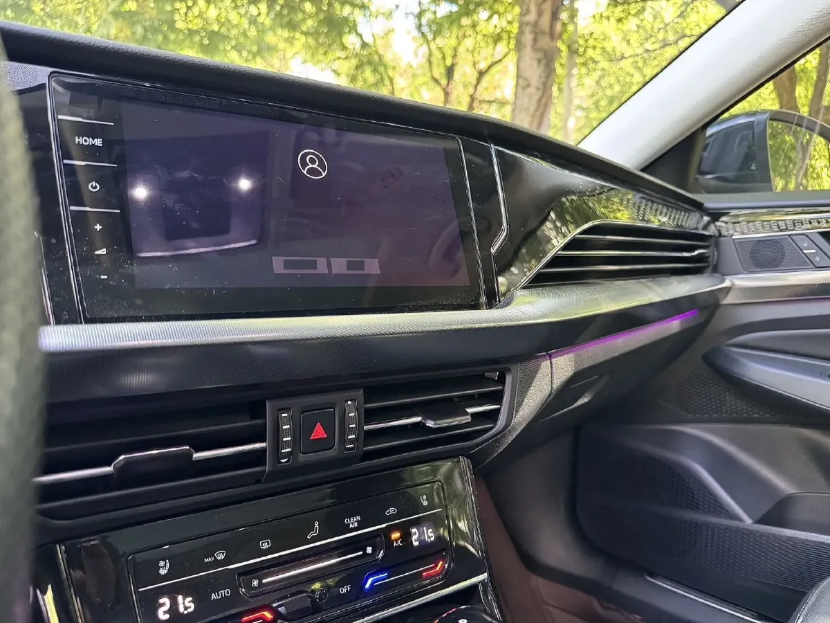 2021 Volkswagen Passat 2.0T 186HP L4 7DCT,autocango,china used car exporter,china ev exporter,chinese used car exporter,chinese used ev exporter