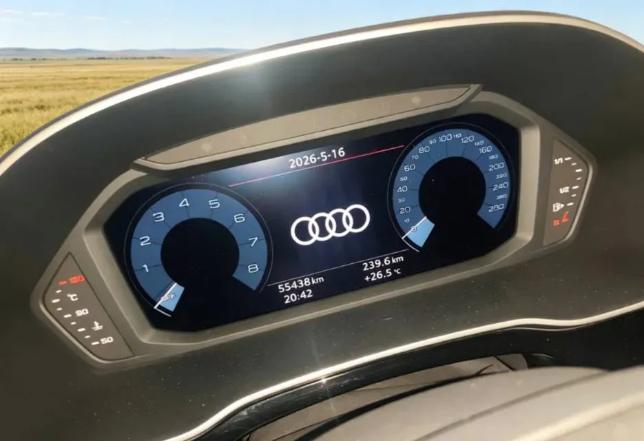 2020 Audi Q3 2.0T 220HP L4 7DCT,autocango,china used car exporter,china ev exporter,chinese used car exporter,chinese used ev exporter