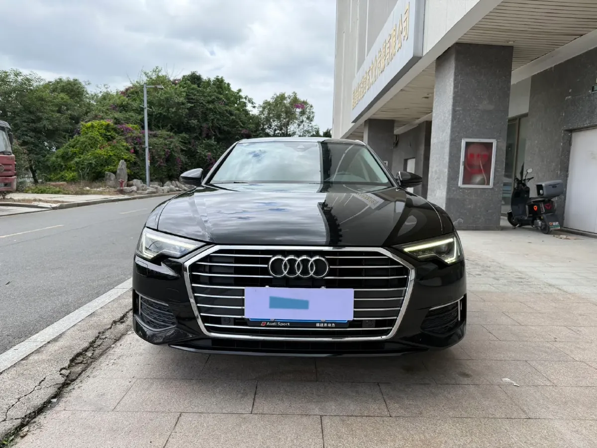 2020 Audi A6L 2.0T 190HP L4 7DCT,autocango,china used car exporter,china ev exporter,chinese used car exporter,chinese used ev exporter