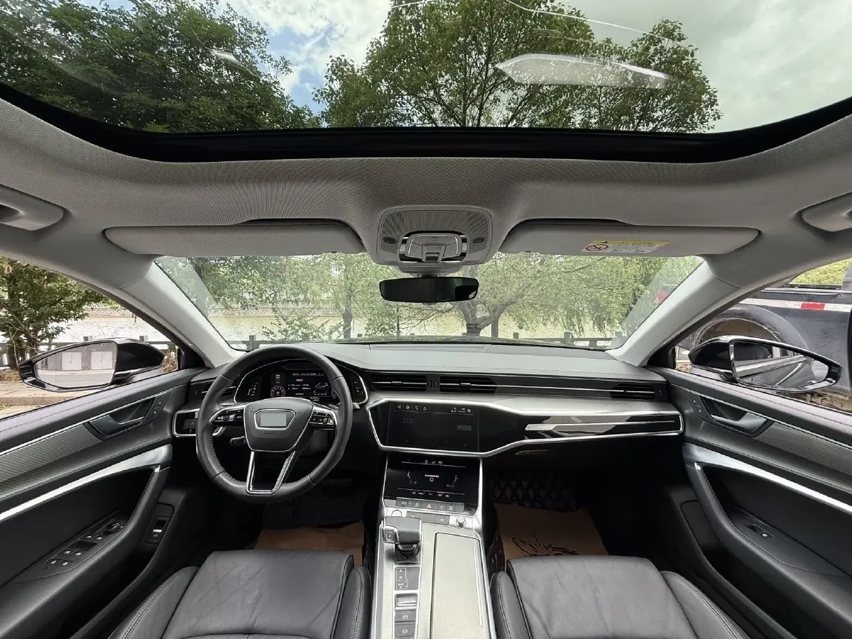 2020 Audi A6L 2.0T 190HP L4 7DCT,autocango,china used car exporter,china ev exporter,chinese used car exporter,chinese used ev exporter