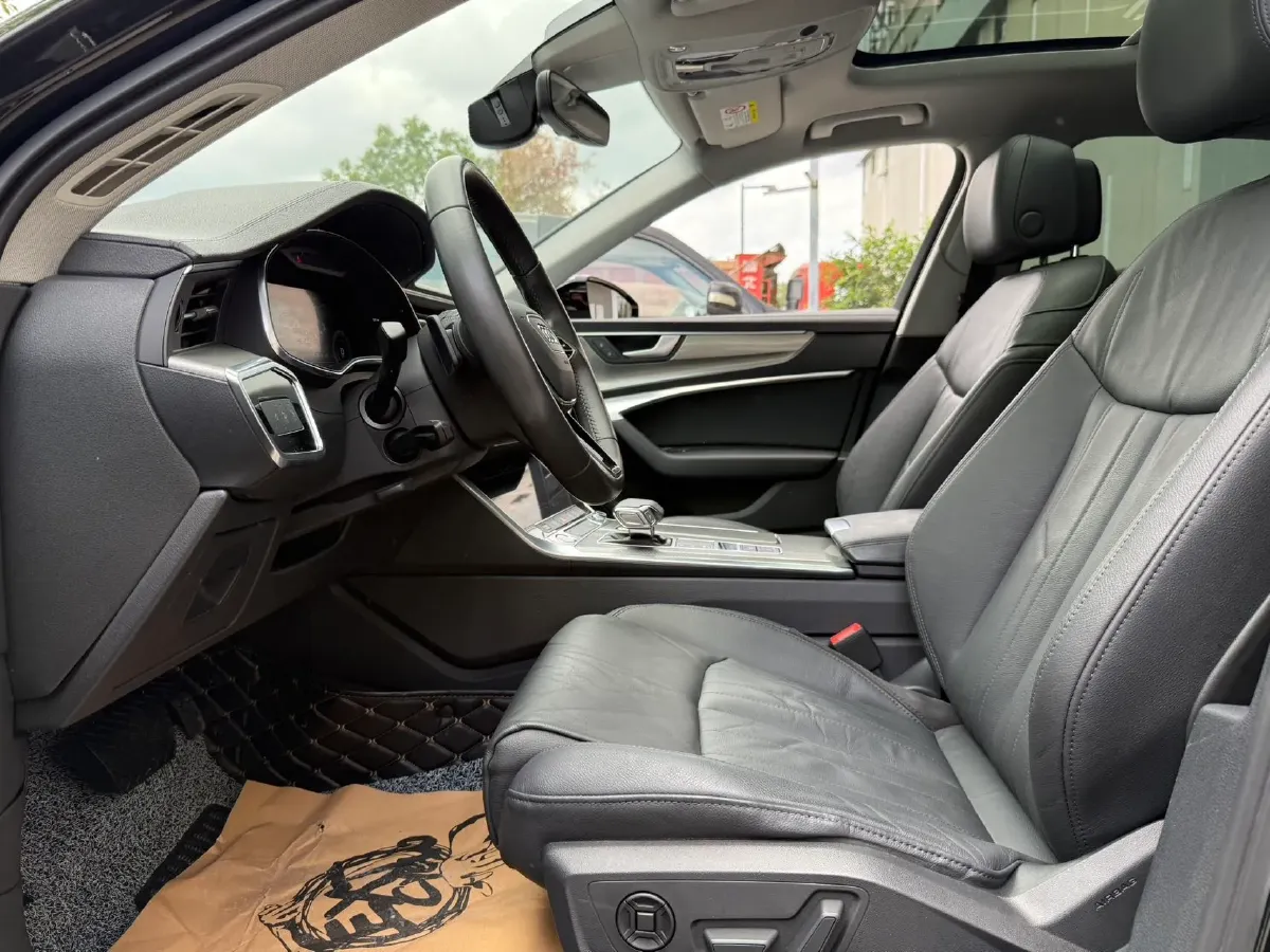 2020 Audi A6L 2.0T 190HP L4 7DCT,autocango,china used car exporter,china ev exporter,chinese used car exporter,chinese used ev exporter