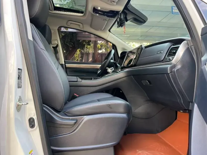 2021 GAC Trumpchi M8 2.0T 252HP L4 8AT,autocango,china used car exporter,china ev exporter,chinese used car exporter,chinese used ev exporter
