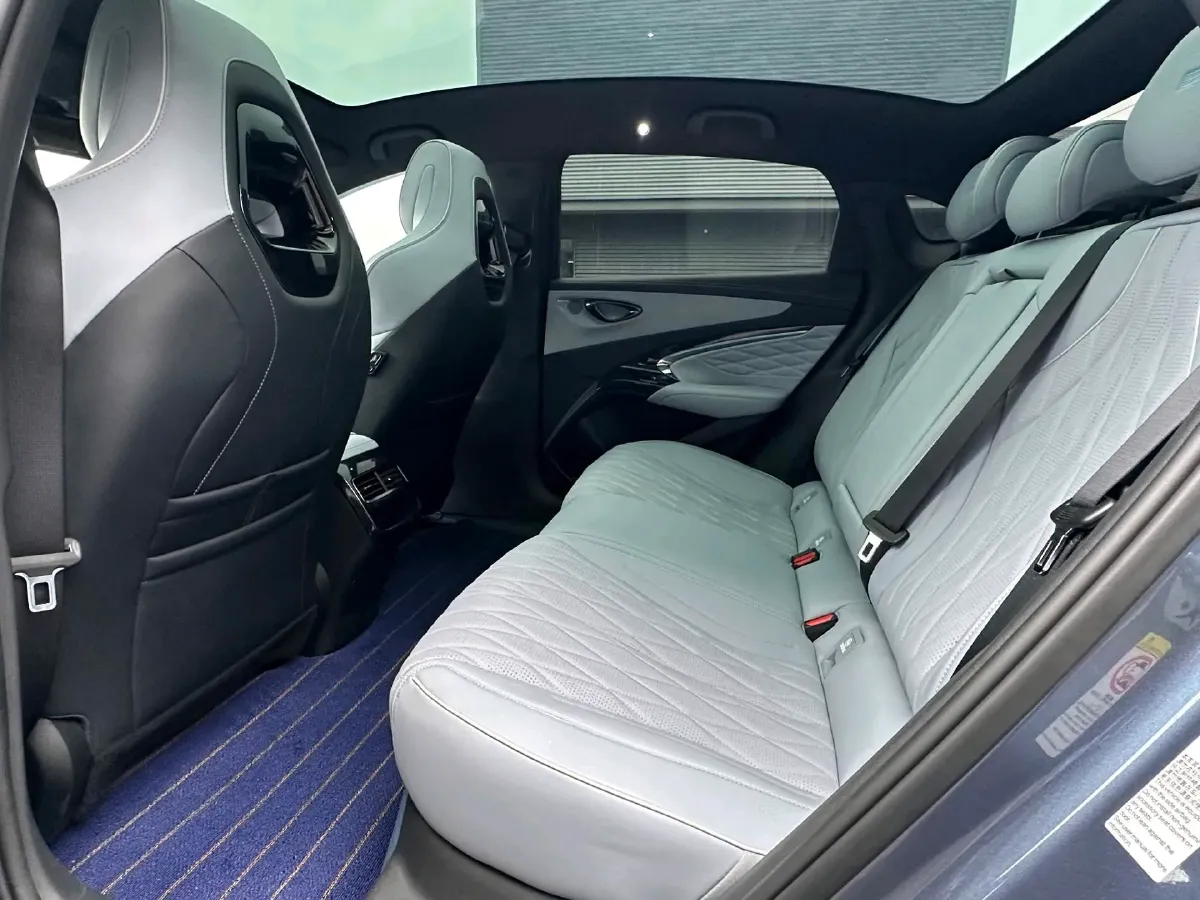 2022 AITO AITO M5 Range Extended 125HP REEV 40KWH,autocango,china used car exporter,china ev exporter,chinese used car exporter,chinese used ev exporter