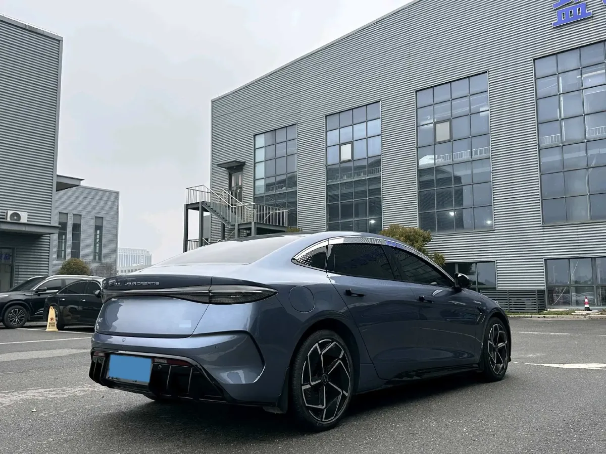 2022 AITO AITO M5 Range Extended 125HP REEV 40KWH,autocango,china used car exporter,china ev exporter,chinese used car exporter,chinese used ev exporter