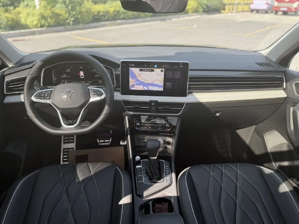 2024 Volkswagen Tiguan L 2.0T 186HP L4 7DCT,autocango,china used car exporter,china ev exporter,chinese used car exporter,chinese used ev exporter