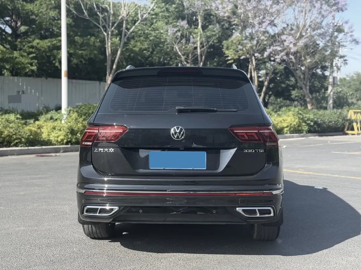 2024 Volkswagen Tiguan L 2.0T 186HP L4 7DCT,autocango,china used car exporter,china ev exporter,chinese used car exporter,chinese used ev exporter