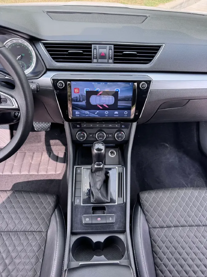 2018 Skoda Superb 1.8T 180HP L4 7DCT,autocango,china used car exporter,china ev exporter,chinese used car exporter,chinese used ev exporter