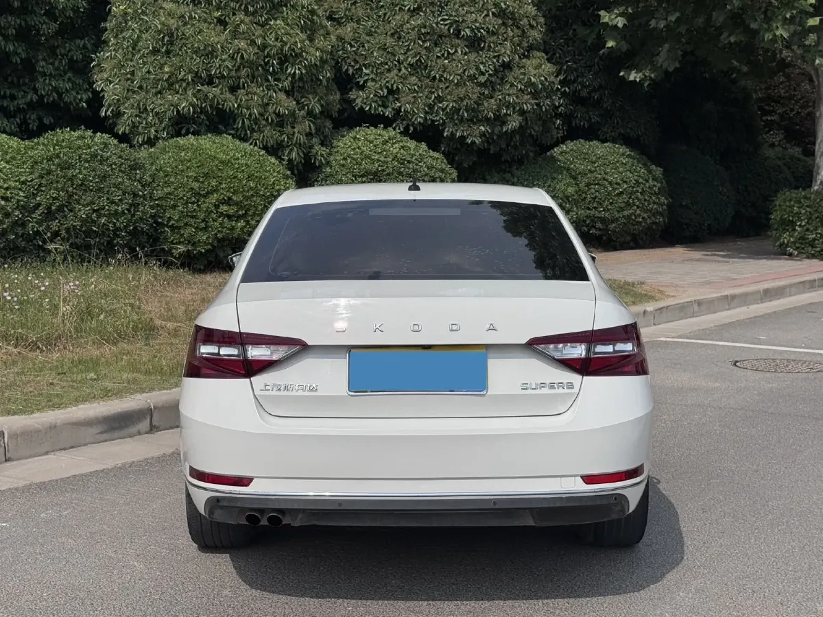 2018 Skoda Superb 1.8T 180HP L4 7DCT,autocango,china used car exporter,china ev exporter,chinese used car exporter,chinese used ev exporter